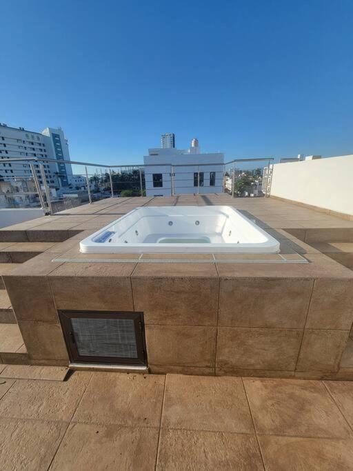 2Br-3Ba Condo Block From Beach W Rooftop Jacuzzi Масатлан Екстериор снимка